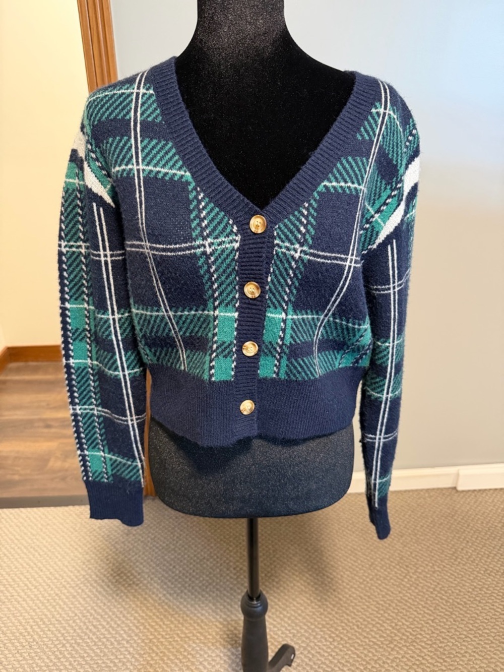 Mi Ami Francesca’s Plaid Cropped Cardigan Navy Green Button Front Sweater Small